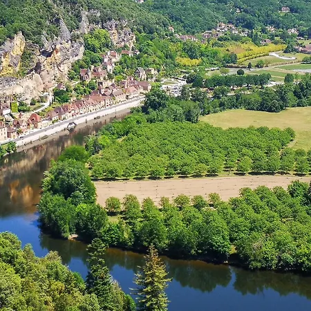 5 Bedroom Amazing In Salignac-eyvigues Holiday home