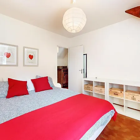 5 Bedroom Amazing In Salignac-eyvigues